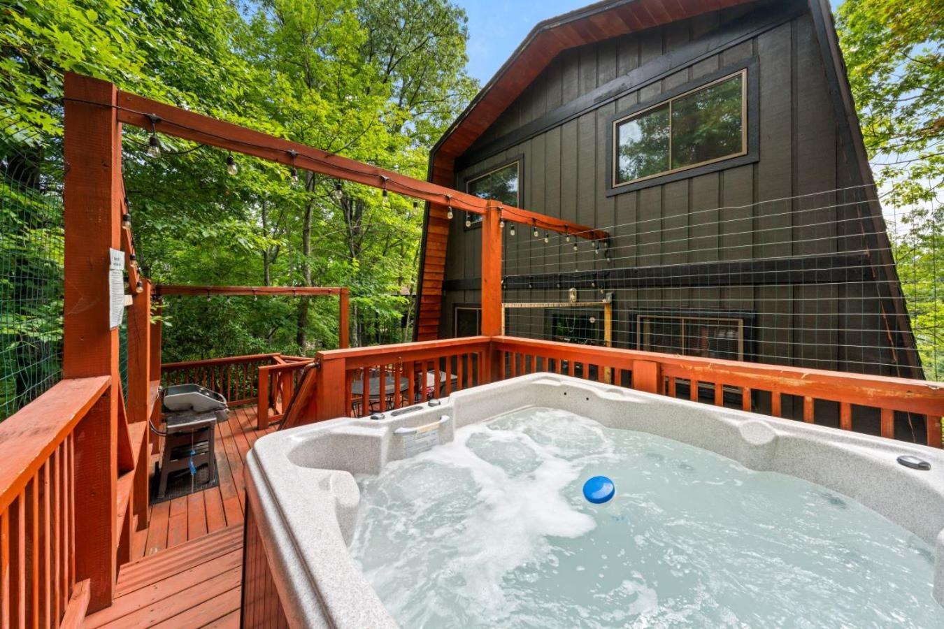 Chalet Treetops - 3bd/2bt Boutique W/mt Leconte Views In *